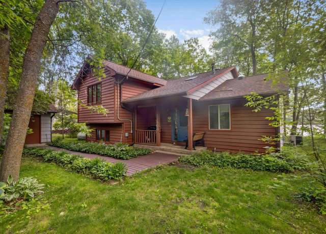Property at 11468 Robinwood Ln, Brainerd, MN 56401, 2 beds, 3 baths