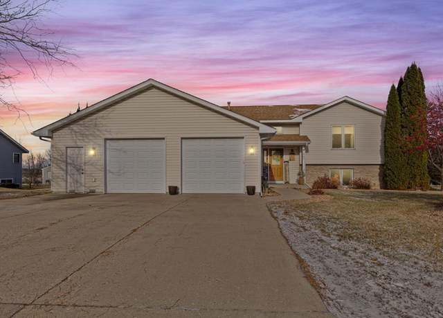 Property at 507 Oakridge Pl, Medford, MN 55049, 4 beds, 3 baths