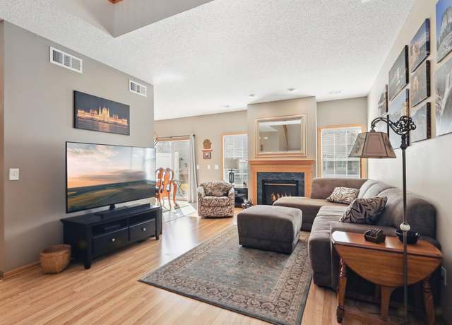 Property at 1511 Yorkshire Ln, Shakopee, MN 55379, 2 beds, 3 baths