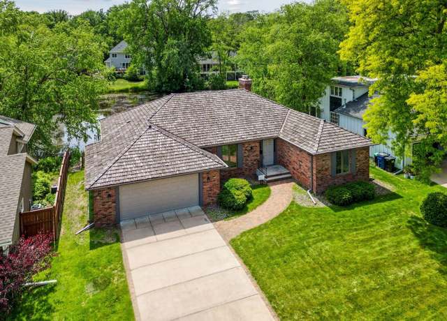 Property at 5620 Woodcrest Dr, Edina, MN 55424, 3 beds, 2 baths