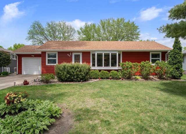 Property at 644 14th St NE, Owatonna, MN 55060, 4 beds, 3 baths