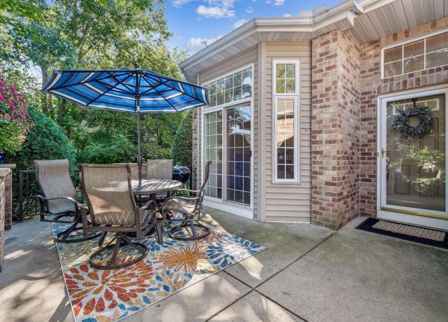 Property at 13186 Meadow Ln, Savage, MN 55378, 2 beds, 3 baths