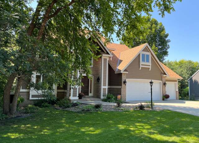 Property at 1237 Summit Oaks Dr, Burnsville, MN 55337, 6 beds, 4 baths
