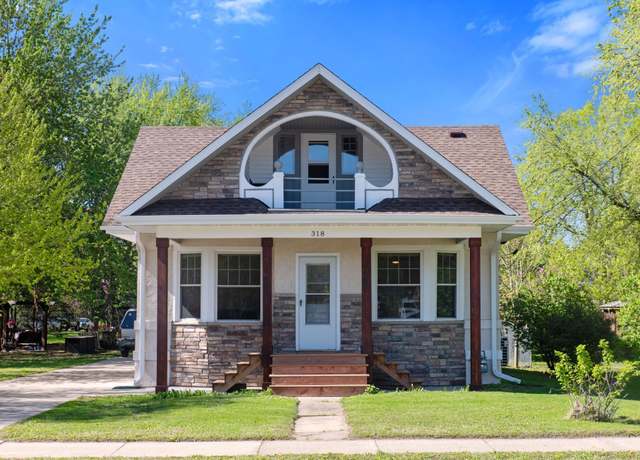 Property at 318 E Broadway St, Monticello, MN 55362, 3 beds, 1 bath