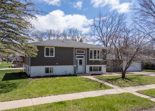 Property at 1640 9th Ave SE, Rochester, MN 55904, 4 beds, 2 baths
