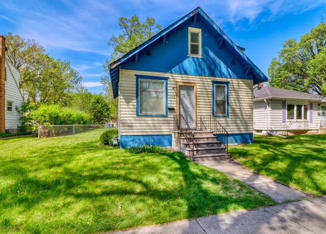 Property at 1522 8th St N, Fargo, ND 58102, 2 beds, 2 baths