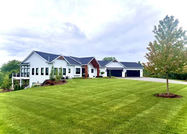 Property at 9551 230th St E, Lakeville, MN 55044, 4 beds, 3 baths