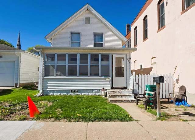 Property at 139 2nd St W, Wabasha, MN 55981, 2 beds, 2 baths