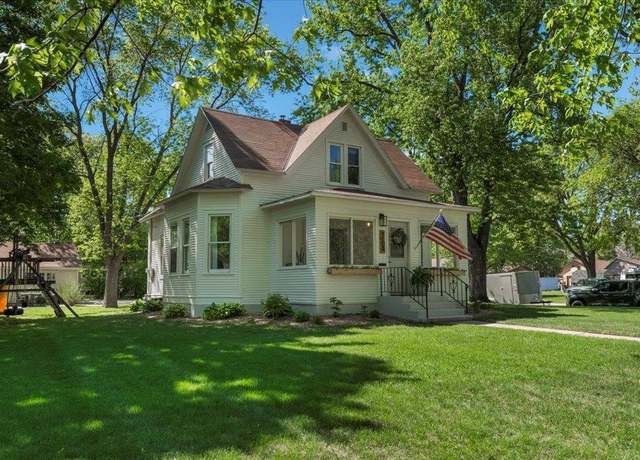 Property at 1104 Elm St, Alexandria, MN 56308, 4 beds, 3 baths
