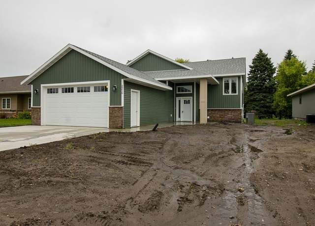 Property at 2216 Lake Ave, New Ulm, MN 56073, 4 beds, 3 baths