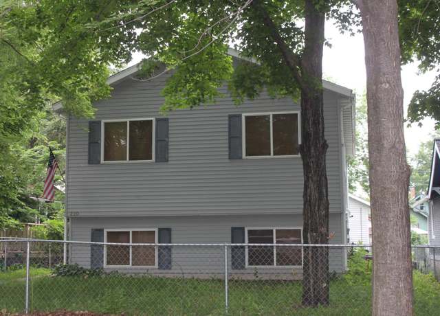 Property at 220 35th Ave N, Saint Cloud, MN 56303, 3 beds, 2 baths