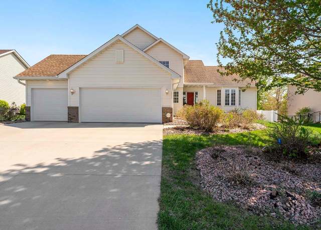 Property at 2578 148th St W, Rosemount, MN 55068, 6 beds, 4 baths