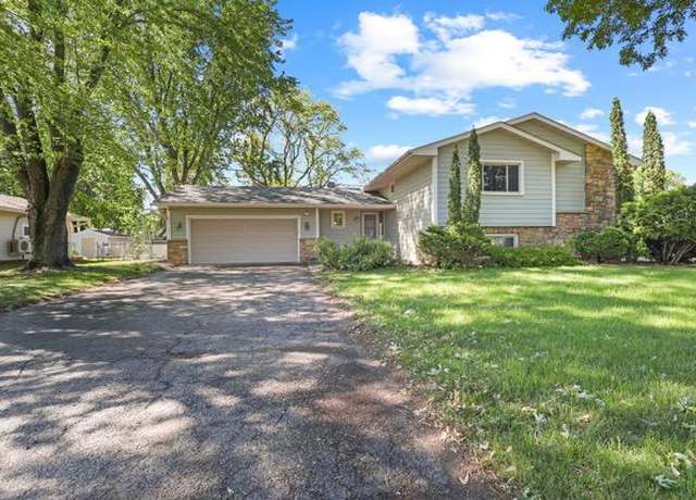 Property at 720 Tanglewood Dr, Shoreview, MN 55126, 4 beds, 3 baths