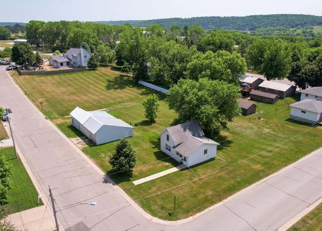Property at 1003 Grand St SE, Chatfield, MN 55923, 3 beds, 1 bath