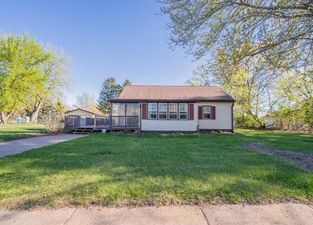Property at 2309 Vine St, Eau Claire, WI 54703, 2 beds, 2 baths