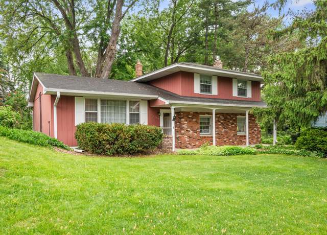 Property at 1134 Lealand Rd E, Maplewood, MN 55109, 3 beds, 2 baths