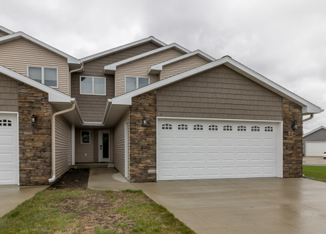 Property at 642 Haeberle Ave, New Ulm, MN 56073, 4 beds, 3 baths