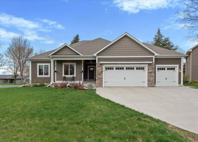 Property at 749 River Ridge Ct, River Falls, WI 54022, 4 beds, 3 baths