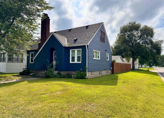 Property at 801 17th Ave S, Saint Cloud, MN 56301, 3 beds, 2 baths