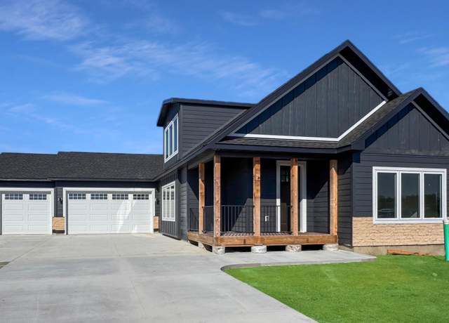 Property at 1508 Ellis Ave, Marshall, MN 56258, 3 beds, 2 baths