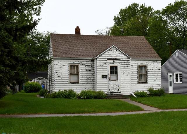 Property at 1510 8th St N, Fargo, ND 58102, 2 beds, 1 bath