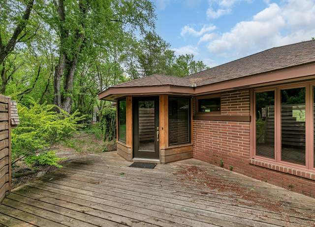 Property at 398 Riverside Ave S, Sartell, MN 56377, 5 beds, 4 baths