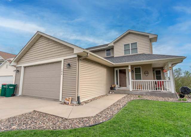 Property at 104 Sylla St, River Falls, WI 54022, 4 beds, 4 baths
