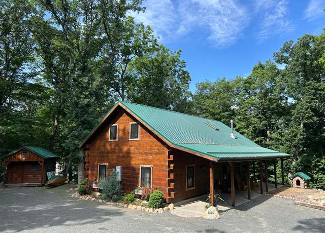 Property at 635 N Washington St, Saint Croix Falls, WI 54024, 3 beds, 1 bath