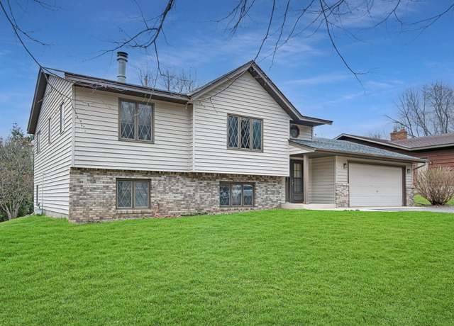 Property at 1917 Linda Ln, Saint Cloud, MN 56301, 4 beds, 2 baths
