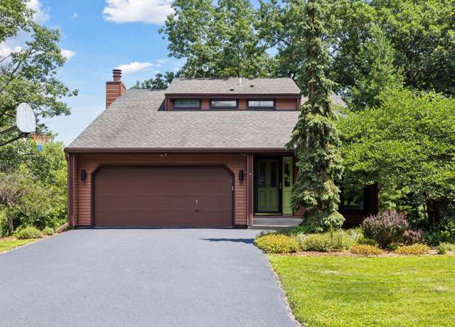 Property at 4500 Chatsworth St N, Shoreview, MN 55126, 4 beds, 3 baths