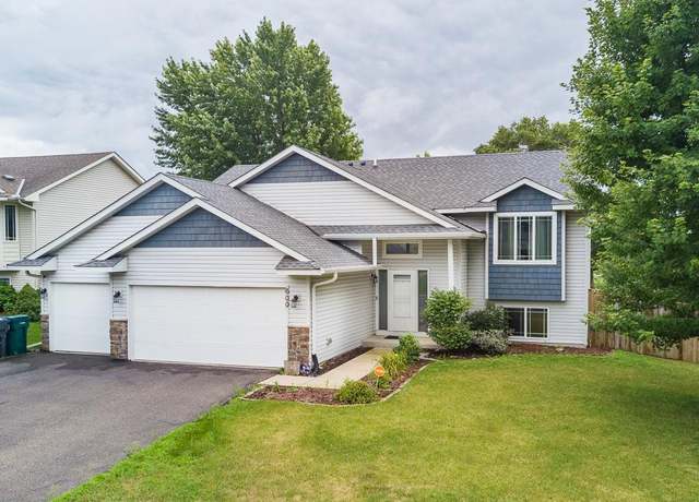 Property at 600 129th Ln NE, Blaine, MN 55434, 5 beds, 3 baths