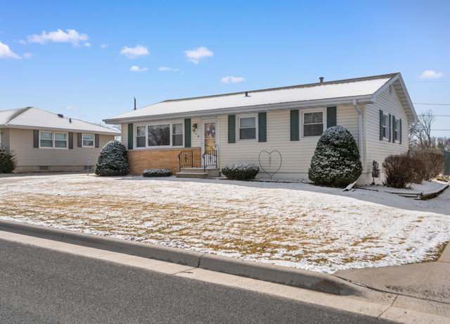 Property at 318 5th St SE, Stewartville, MN 55976, 3 beds, 1 bath