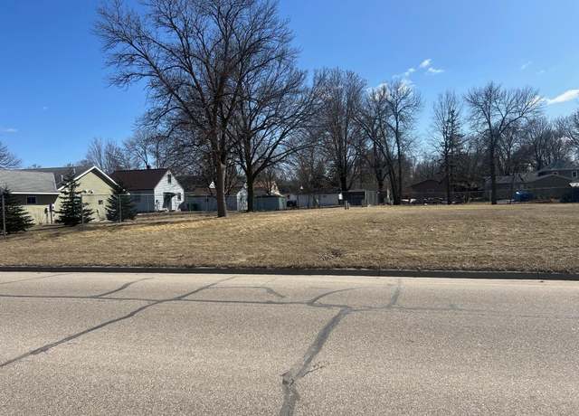 Property at 926 N Marshall Ave, Litchfield, MN 55355