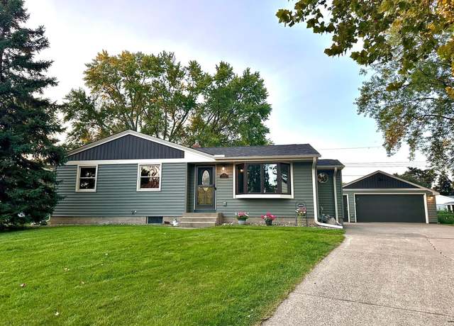 Property at 6190 Dell Ln N, Woodbury, MN 55125, 4 beds, 2 baths
