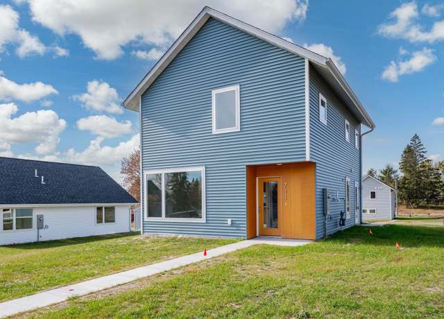 Property at 711 NW 7th Ave, Grand Rapids, MN 55744, 3 beds, 2 baths