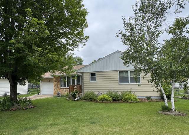 Property at 137 20th Ave S, Saint Cloud, MN 56301, 4 beds, 2 baths