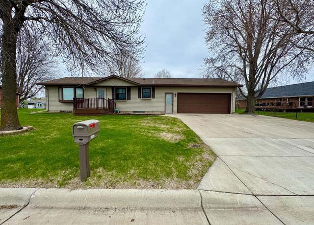 Property at 1112 10th St, Gaylord, MN 55334, 2 beds, 2 baths
