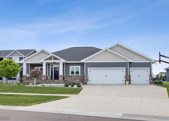 Property at 2092 67th Ave S, Fargo, ND 58104, 4 beds, 3 baths