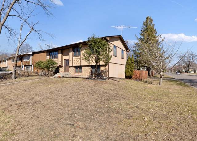 Property at 3200 Florida Ave N, Crystal, MN 55427, 3 beds, 2 baths
