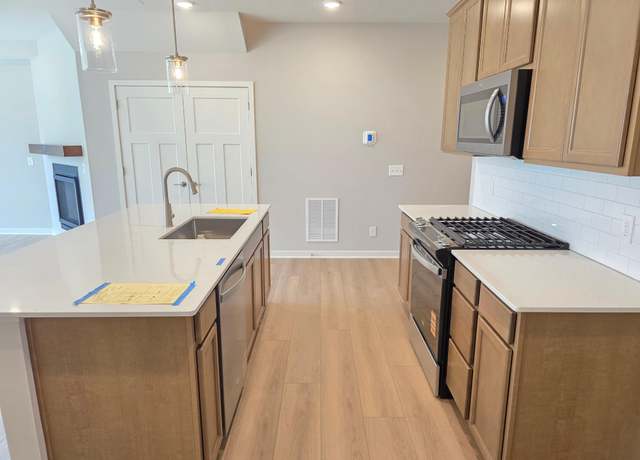 Property at 4728 Airlake Curv, Woodbury, MN 55129, 3 beds, 3 baths