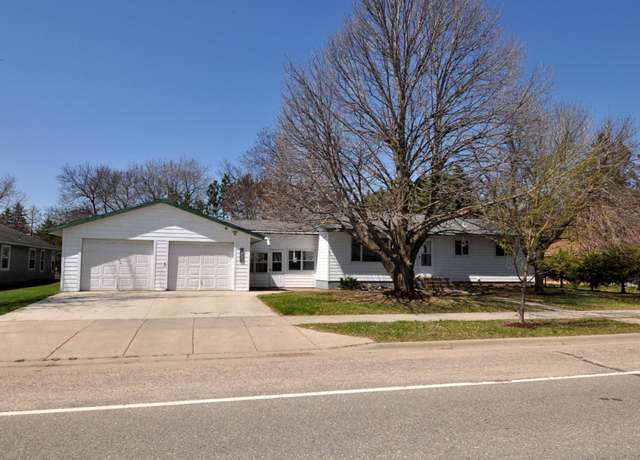Property at 811 Pleasant Ave S, Park Rapids, MN 56470, 3 beds, 2 baths