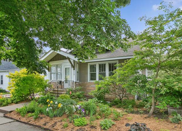 Property at 228 Sidney St W, Saint Paul, MN 55107, 3 beds, 1 bath