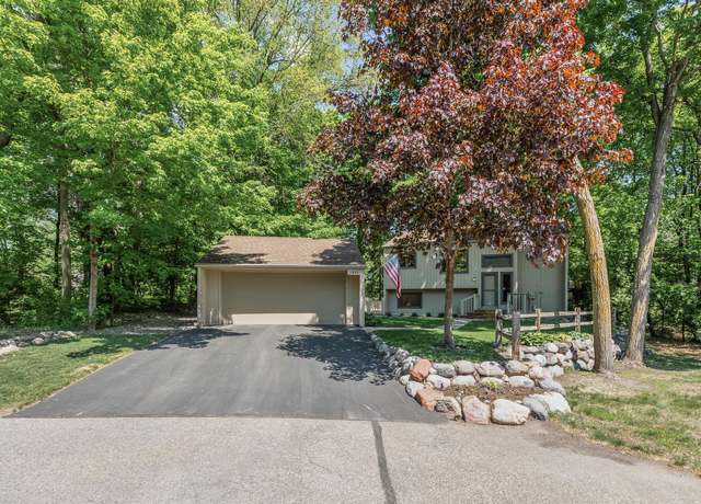 Property at 1850 Comstock Ln N, Plymouth, MN 55447, 3 beds, 2 baths