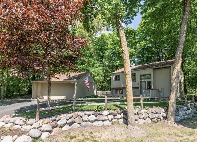 Property at 1850 Comstock Ln N, Plymouth, MN 55447, 3 beds, 2 baths