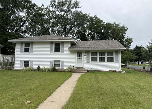 Property at 9600 Clinton Ave S, Bloomington, MN 55420, 4 beds, 3 baths