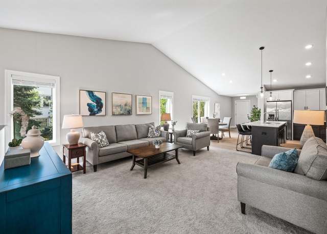 Property at 10733 Knollwood Ln, Woodbury, MN 55129, 4 beds, 3 baths