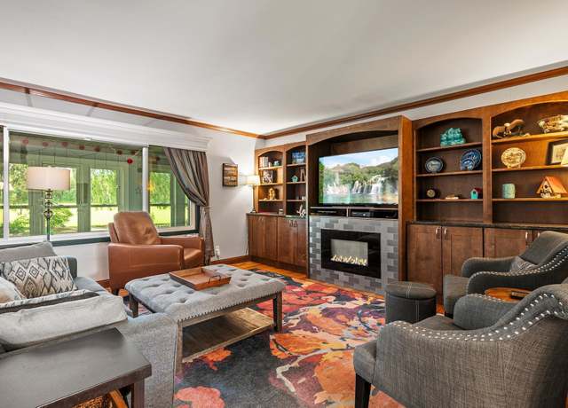 Property at 8544 Demontreville Trl N, Lake Elmo, MN 55042, 3 beds, 5 baths