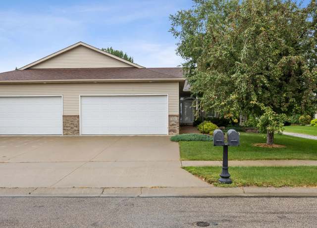 Property at 326 44th Ave S, Moorhead, MN 56560, 4 beds, 3 baths