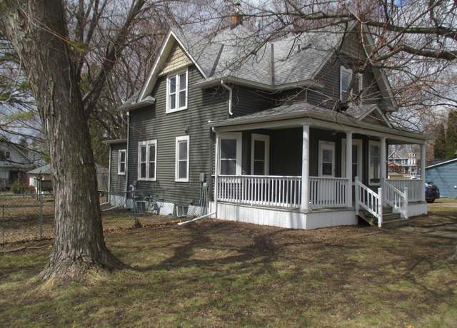 Property at 920 11th Ave, Baldwin, WI 54002, 4 beds, 2 baths
