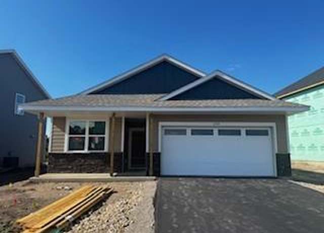 Property at 2749 Green Ash Ave, Shakopee, MN 55379, 3 beds, 2 baths